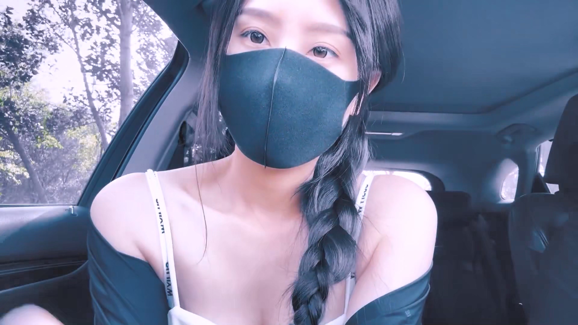 性感反差小骚货『HongKongCandy』和闺蜜男友的秘密约会感觉好刺激呀 心旷神怡我和你女朋友谁更骚啊？